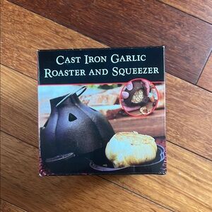 Cast Iron Garlic Roaster and Squeezer - Black